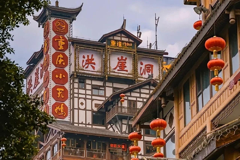 Chongqing : 1941 Theater + Hot Pot Private Group Day TourExcursion d&#039;une journée avec un groupe privé anglophone