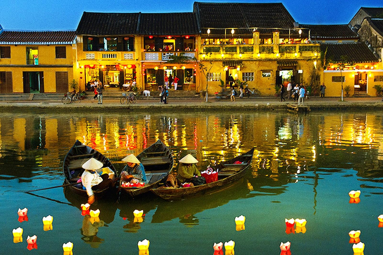 Hoi An: Tour gastronômico noturno com 7 degustações e passeio de barco