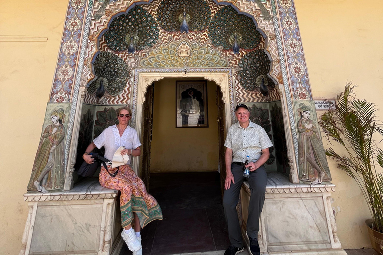 Delhi : excursion de 5 jours dans le Triangle d&#039;Or avec un guide germanophoneExcursion de 5 jours avec hébergement dans des hôtels 4 étoiles