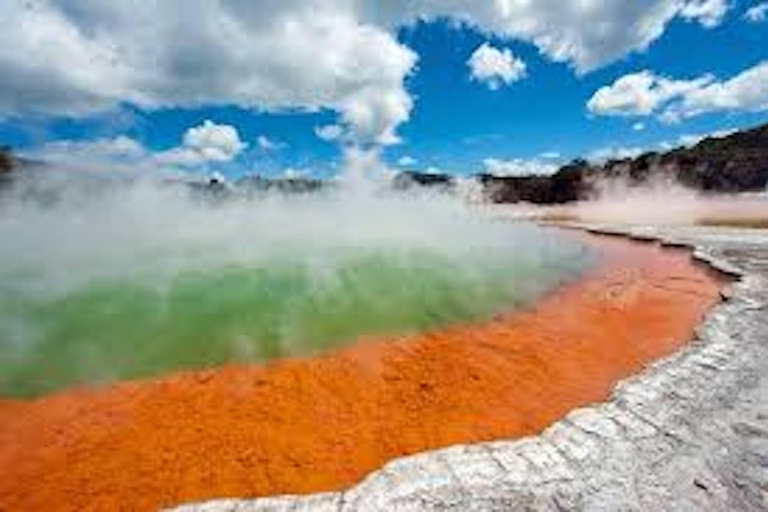 From Auckland: Rotorua Private Day Tour with Spa Experience