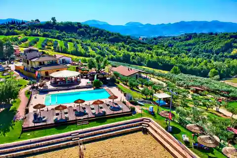 Spoleto: Scopri l'Umbria con lezioni di cucina, sport e molto altro