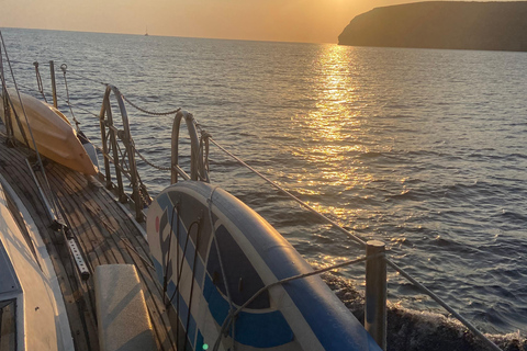 Athens: Full-Day Private Sailing Trip with Meal & Drinks Daily sailing cruise from Athens with food and drinks