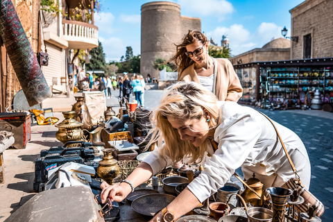 巴库：私人老城区与石油时代遗产漫步及摄影之旅巴库：私人老城区与石油时代遗产漫步及摄影体验