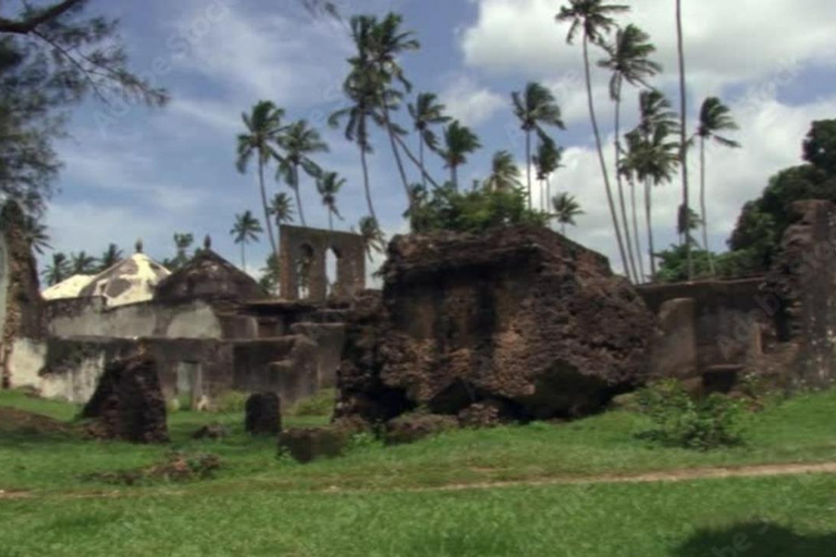 Zanzibar: Fukuchani Cave and Portuguese Ruins Tour