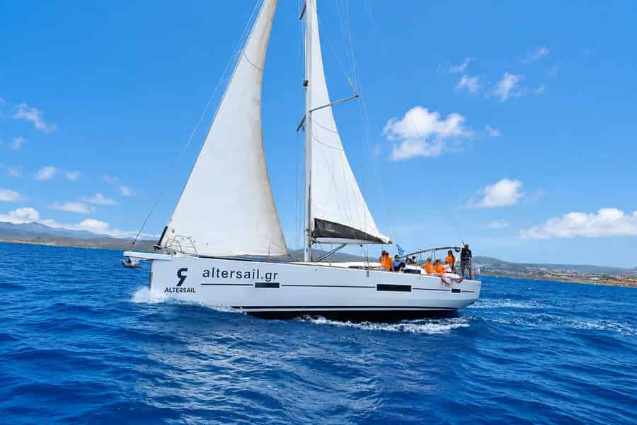 Iraklio: Segeltörn in kleiner Gruppe zur Insel Dia mit Mittagessen. Foto: GetYourGuide Iraklio: Segeltörn in kleiner Gruppe zur Insel Dia mit Mittagessen. Foto: GetYourGuide