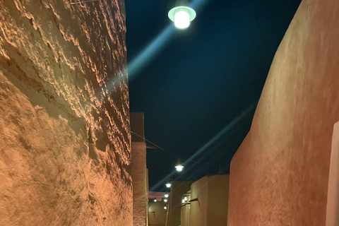 Diriyah Oude Stad: historische UNESCO site tour met dinerDirriyah oude stad: historische UNESCO site tour met diner