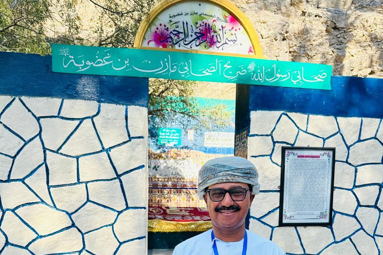 From Muscat: Private Samail, Nizwa & Birkat Al Mouz Tour