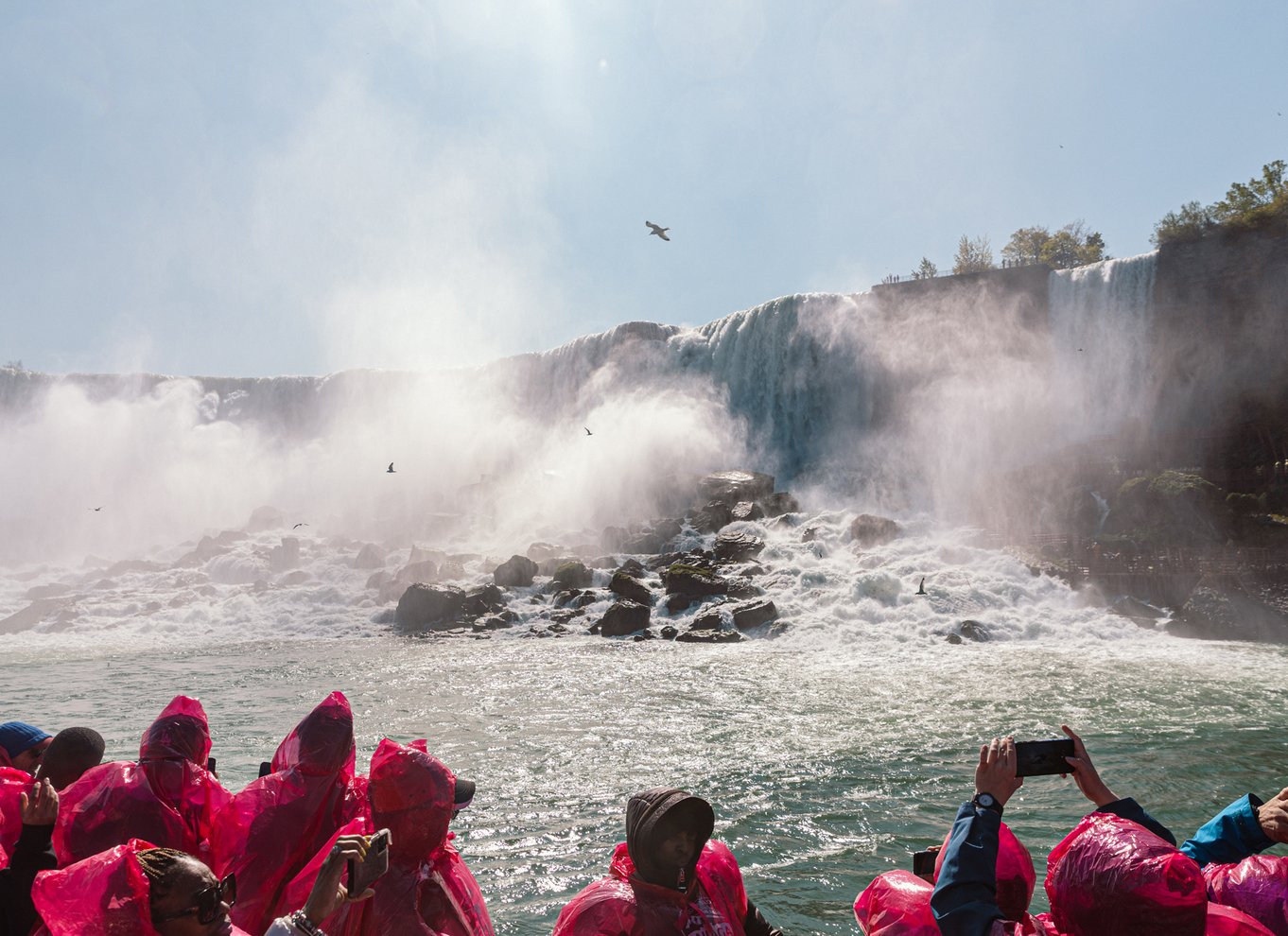 Niagara Falls: Bådtur og rejse bag vandfaldene