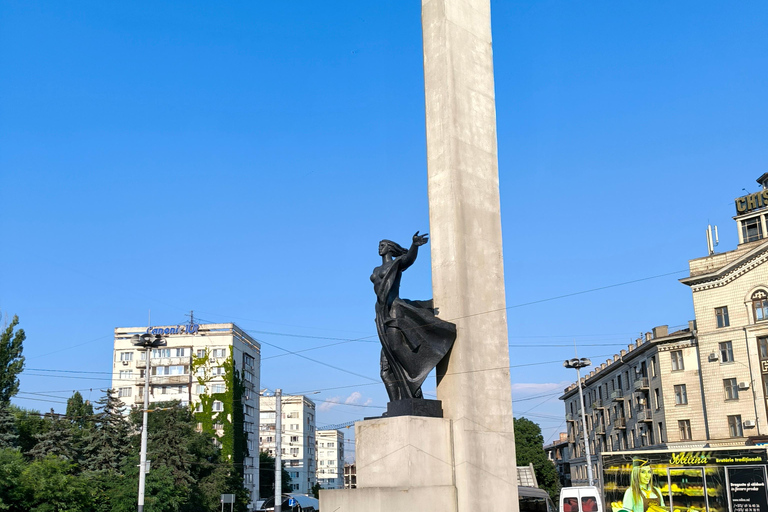 Walking Tour with Wine & Soviet Flea Market Visit - Chisinau