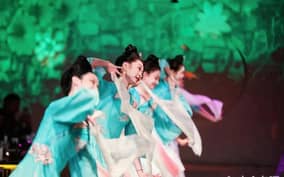 Shanghai: Royal Banquet with Chinese Cultural Performance