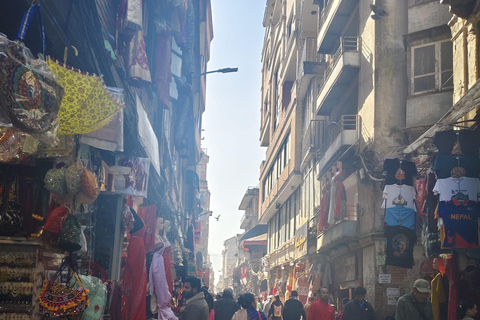 Kathmandu: Street Food and Shopping Tour with Local Guide