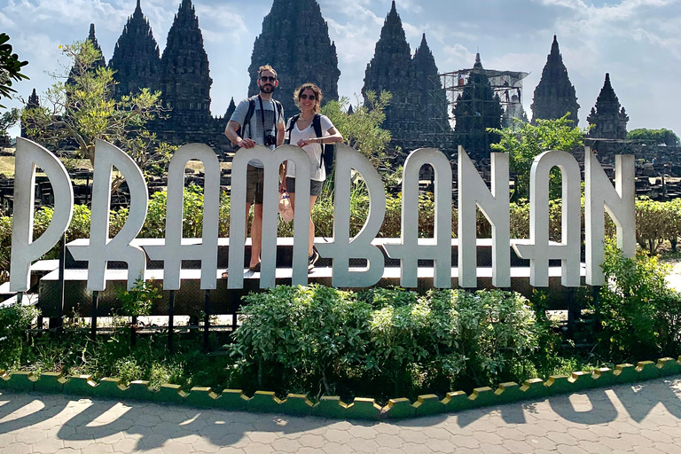 Tour di un giorno della scalata di Borobudur e di Prambanan