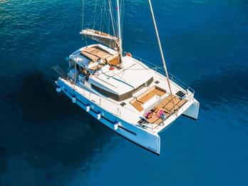 Limassol: Luxury Catamaran Cruise with Lunch and Drinks