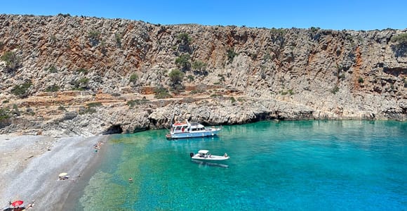 Chania: Menies Beach & Chironisia Bay Kreuzfahrt mit Schnorcheln