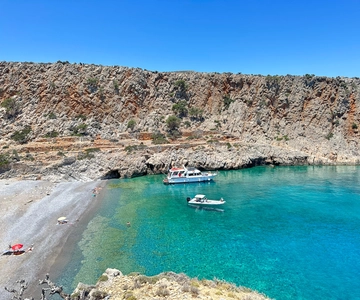 Chania: Menies Beach & Chironisia Bay Cruise with Snorkeling