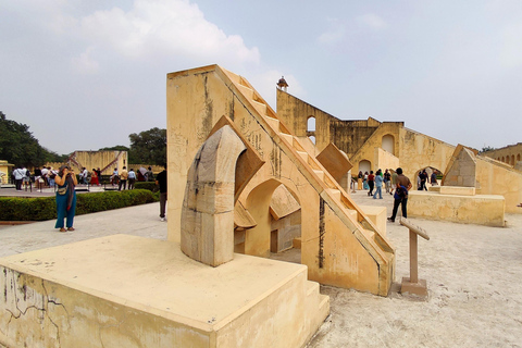 First-Time in Jaipur: Private City Tour with Local Guide