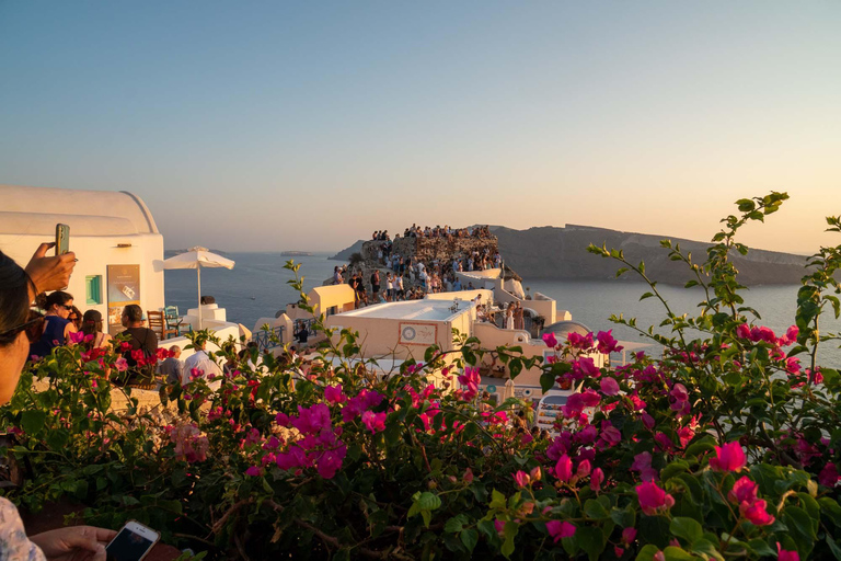 Santorini : Day Tour with mini bus and sunset in oia