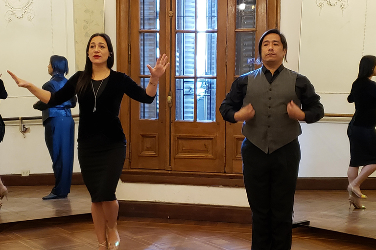 Tango Lesson in Buenos Aires with professional dancers
