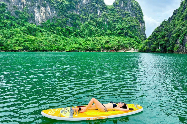 Hanoi: Bai Tu Long Bay Luxury Day Cruise with Lunch & Kayak