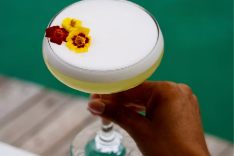 Galápagos: Christmas Eve Dinner with Live Music