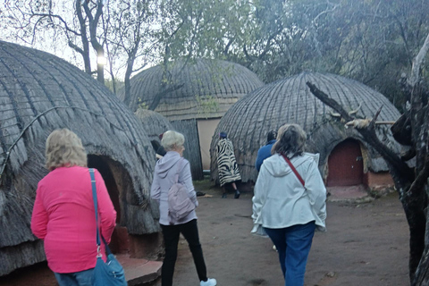 From Johannesburg: Lesedi Village and Maropeng Day Trip