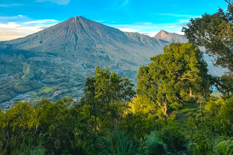 Exclusive Soft Hiking: 2-Day Pergasingan Hill Adventure Exclusive Large Groups