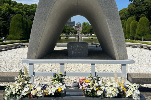 Hiroshima: Peace Memorial, Castle &amp; Garden Walking Tour