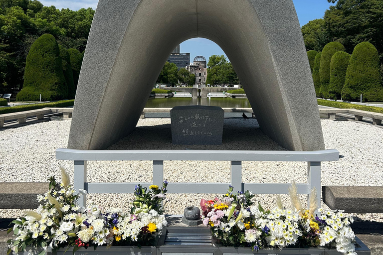 Hiroshima: Peace Memorial, Castle &amp; Garden Walking Tour