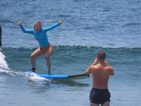 Uluwatu, classe di surf per principianti e intermedi - Hizvo