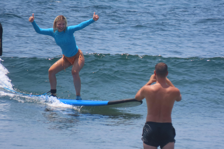 Uluwatu: Lezione di surf per principianti e intermedi con attrezzatura