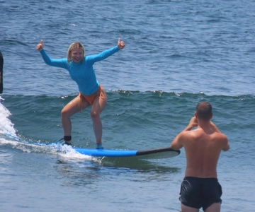 Uluwatu: Beginner & Intermediate Surf Lesson with Equipment