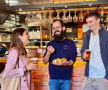 Bilbao: Pintxos- und Weinverkostungstour mit lokalem Guide
