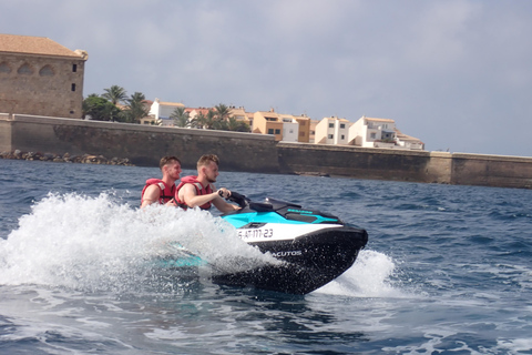 30-minutowa wycieczka skuterem wodnym wzdłuż wybrzeża Alicante.30-minutowa wycieczka skuterem wodnym wzdłuż wybrzeża Alicante