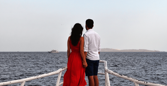 Sharm El Sheikh: Red Sea Cruise with Dinner & Transfer.