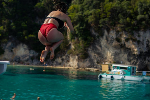 Desde Lefkimmi: Excursión en barco a Sivota y la Laguna AzulCrucero privado Sivota - Laguna Azul (desde Lefkimmi - Kavos)