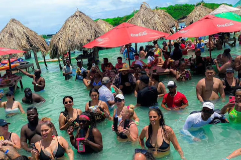 Cartagena: Rosario Islands Party Boat Tour with DJ