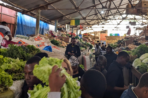 Tour a pie por la ciudad de Arusha (lo más destacado)Tour a pie por Arusha (lo más destacado)