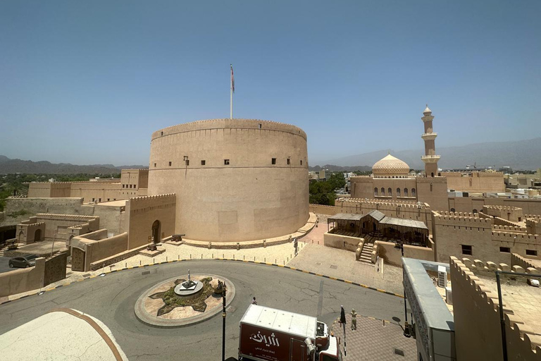 Nizwa Tour gruppresa