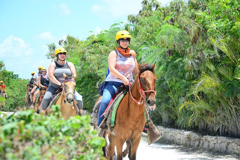 Privado: Passeio a cavalo e almoço no Bávaro Adventure ParkPrivado: passeio a cavalo e almoço no Bávaro Adventure Park