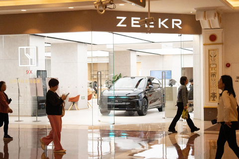 上海：最新日常科技，包括机器人、电动汽车和无人机标准套餐（含无人机送货体验）