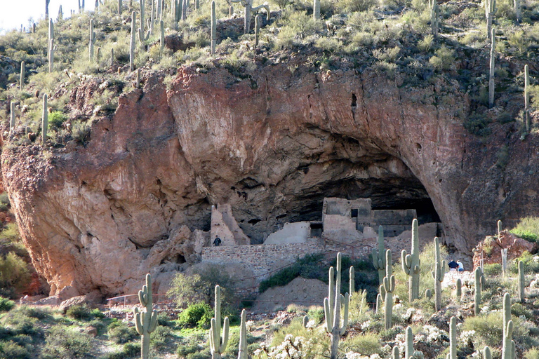 From Scottsdale: Superstition Mountains & Tonto Tour