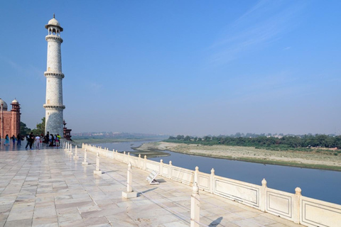 Da Jaipur: Tour privato dell&#039;alba di Tajmahal e della città di Agra in autoAuto AC con autista e guida + drop Jaipur o Delhi