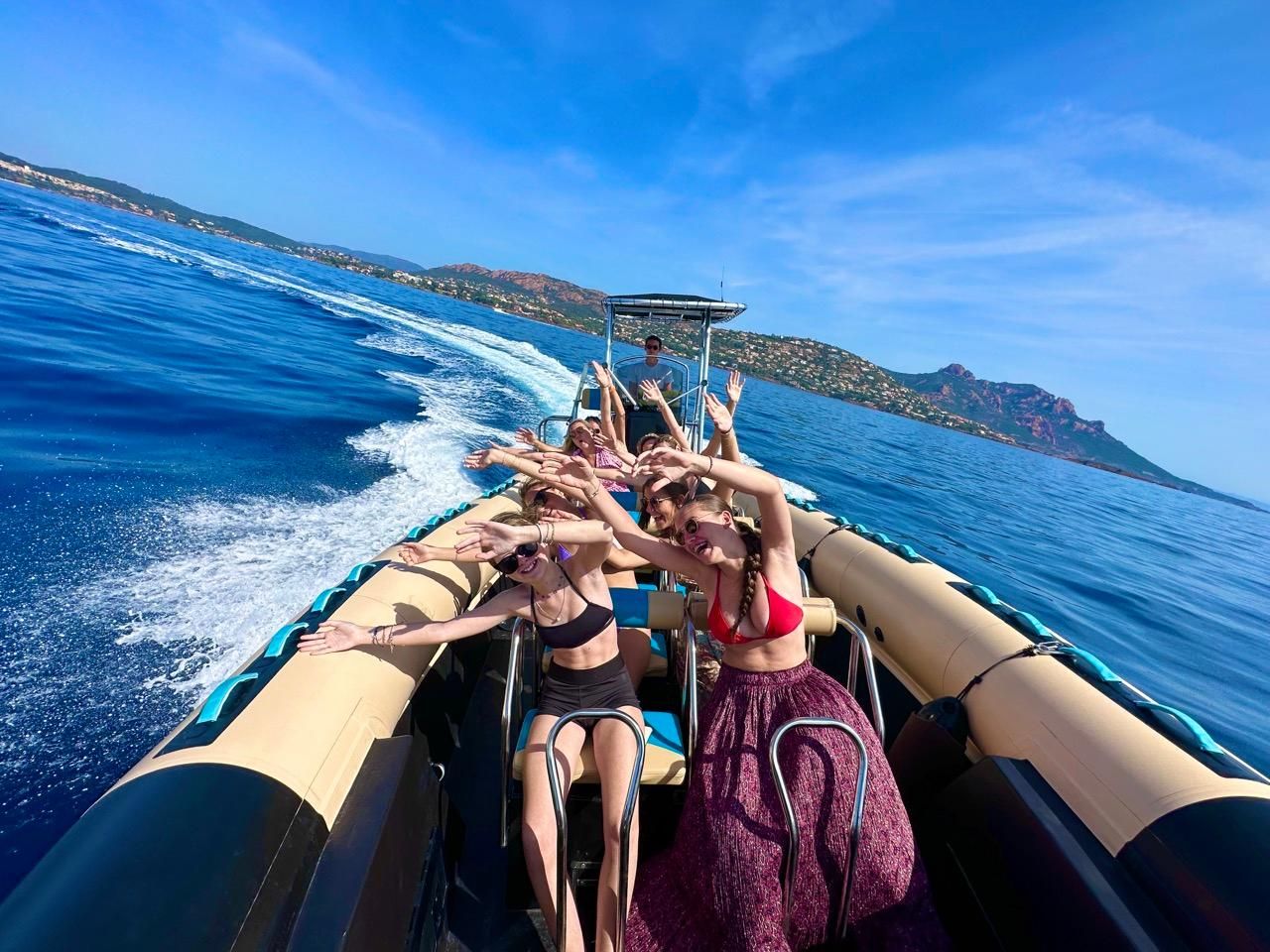 Fréjus: Schnellboot-Tour zu den Calanques von Estérel + Schwimmstopp