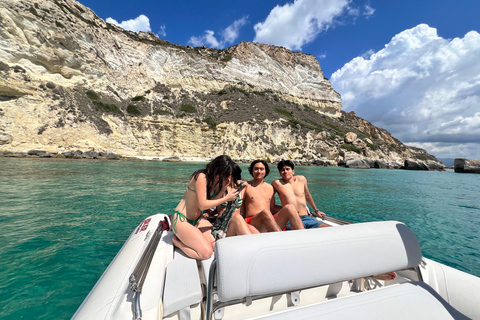 Cagliari: Boat Tour snorkeling della Sella con con aperitivo