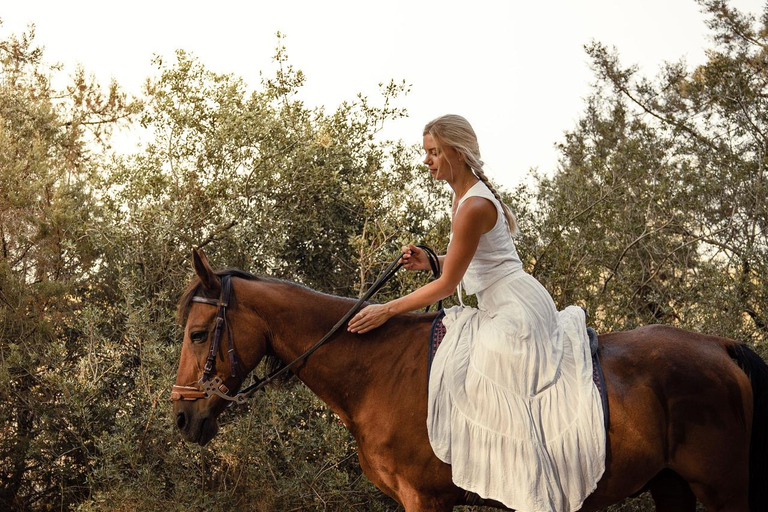 Cebu, Philippines: Horseback Riding Tour with BBQ Lunch 2h Cebu, Philippines: Horseback Riding Tour with BBQ Lunch