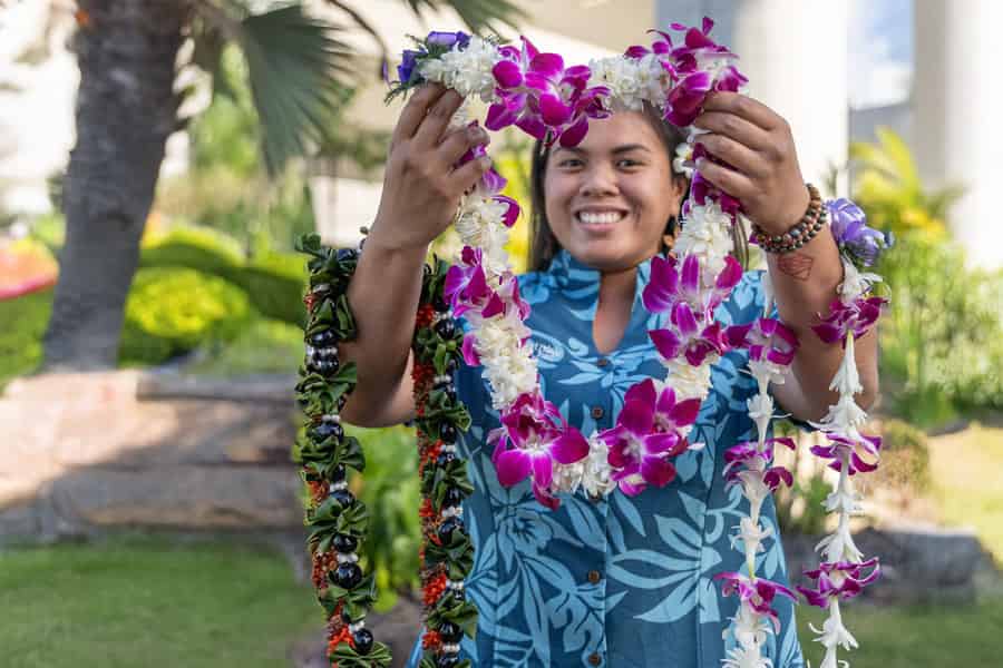 Individuelle Lei-Begrüßung am Flughafen Kona – Wähle deinen Lei. Foto: GetYourGuide