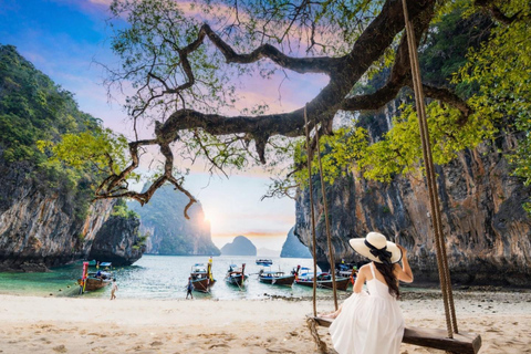 Krabi: Hong Islands Day Tour by Premium Longtail Boat Krabi: Private Premium Longtail Boat Tour to Hong Island