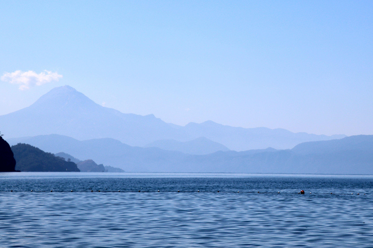 Hokkaido Swan Lake & Noboribetsu Hell Valley Private tour