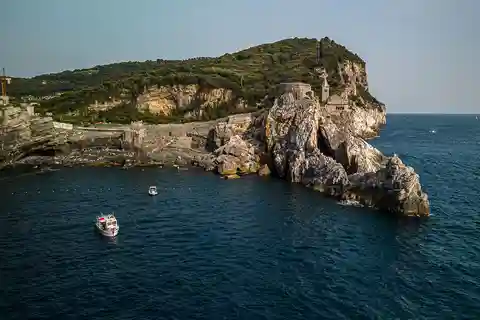 Portovenere : Excursion en bateau privé avec repas dans le golfe Poète et les îles