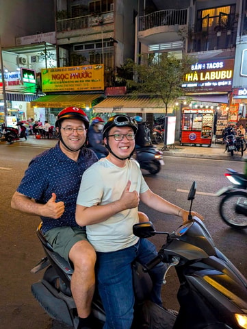 HO CHI MINH CITY: SUNSET AND FOOD TOUR BY MOTORBIKE 4 HOURS